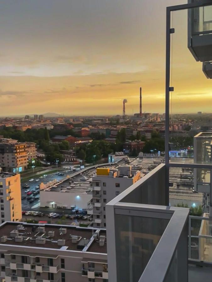 Lux Apartment Amazing View Вроцлав Екстериор снимка